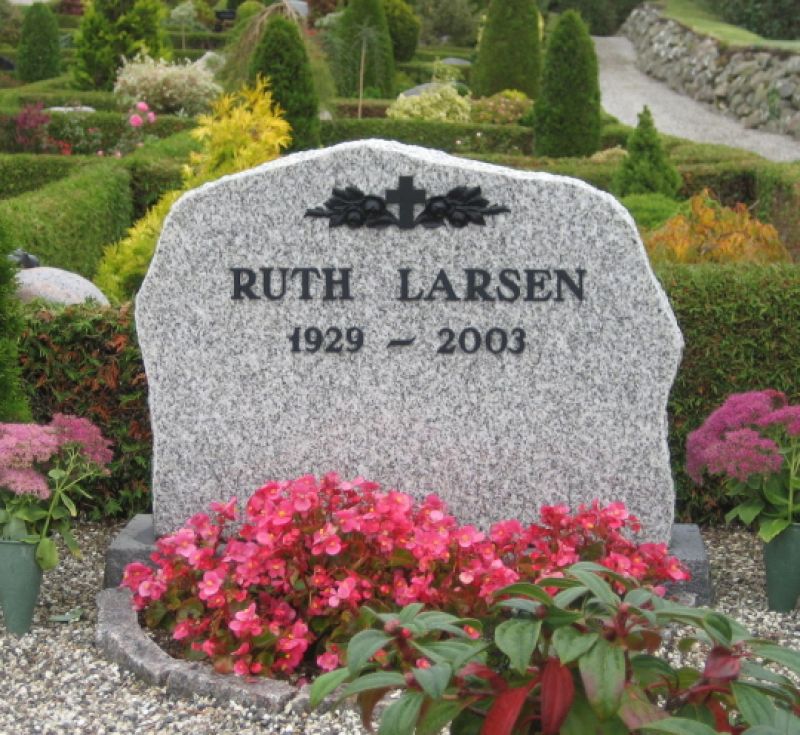 Ruth Larsen.jpg